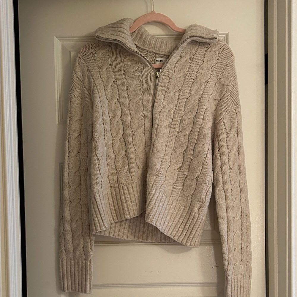 Hollister Beige Cable Knit Turtleneck Sweater